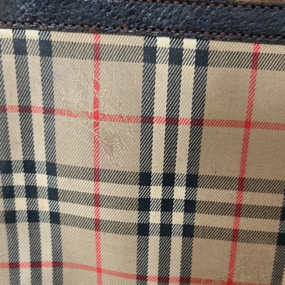 Burberrys Vintage Beige and Red Check Toiletry Cosmetic Bag - Picture 5 of 9